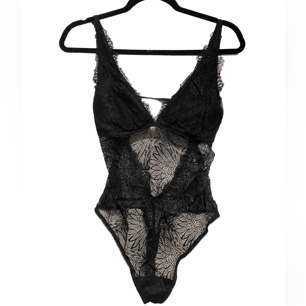 Abercrombie & Fitch Black Organic Lace V-Neck Bodysuit - Medium